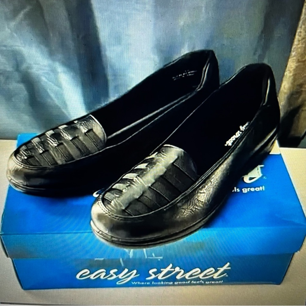 Easy Street Womens 9M Black Genesis Slip-On Flex Stretch Fit Comfort Shoes NWT